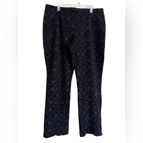 Chicos velvet pants in a paisley design Chicos size 3 USA XL - Picture 1 of 9